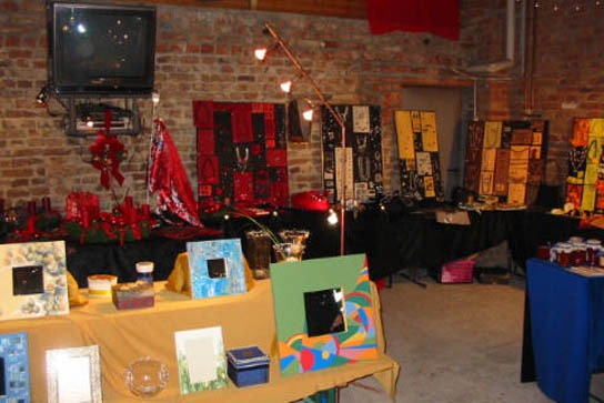Weihnachtsausstellung am 01.12.02 in der Scheune im Hof bei Nissan Müller, Hauptstraße 27 in Eschborn